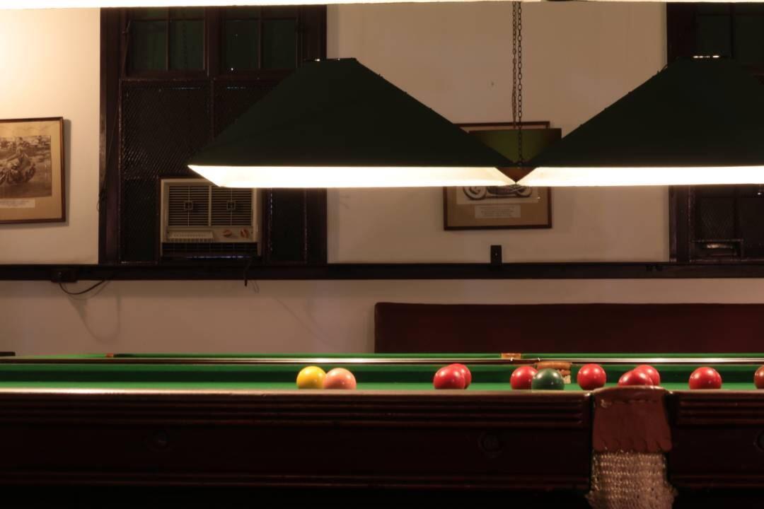 Bulawayo Club Hotel Bagian luar foto