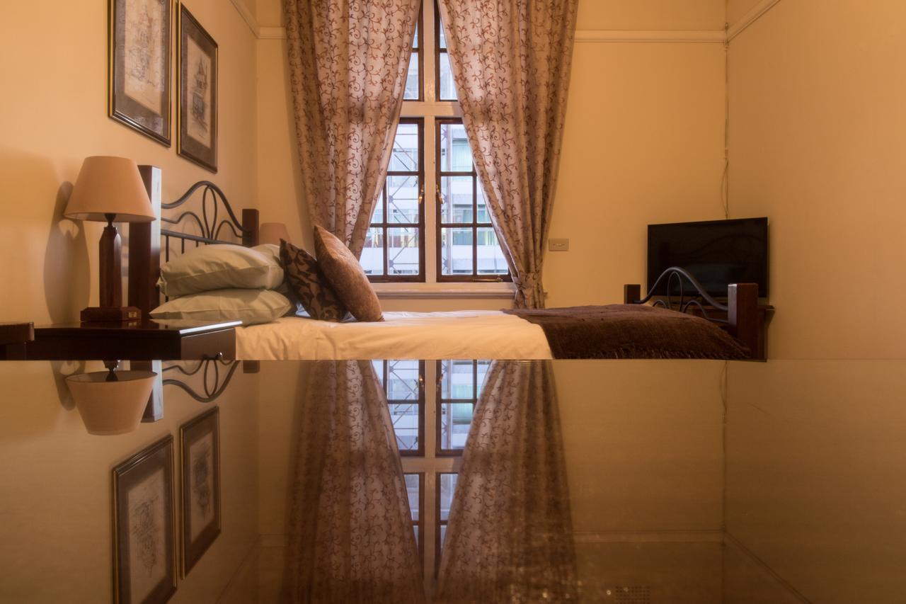 Bulawayo Club Hotel Bagian luar foto