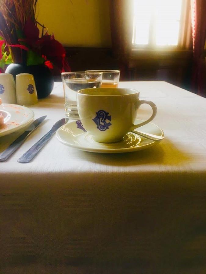 Bulawayo Club Hotel Bagian luar foto